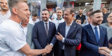 izmirde-baskan-tugay-bucali-gencleri-dinledi-fc61EXyT.jpg