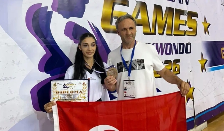 izmirli-tekvandoculardan-avrupada-uc-madalya-ijAYjprk.jpg