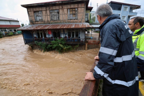 karasuda-sel-alarmi-sakaryada-yaralar-sariliyor-JKlxNZr7.jpg