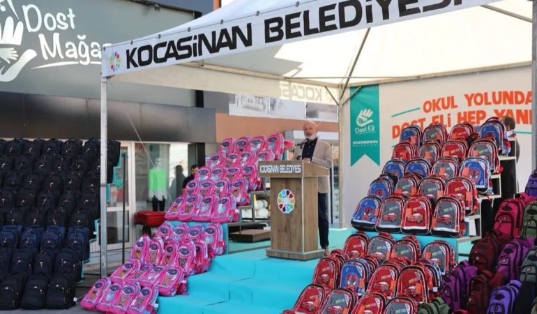 kayseri-kocasinanin-dost-marketi-kirtasiye-destegi-sundu-HLSuPt5l.jpg