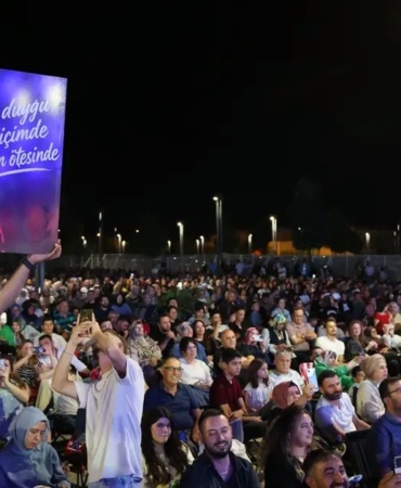 konya-selcukluda-buyuk-arabesk-gecesi-OE6yqHF7.jpg