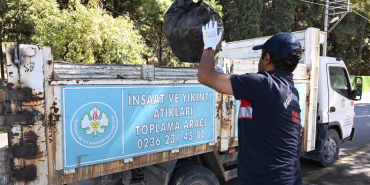 manisada-spil-dagi-yolunda-temizlik-calismasi-bu59hnAD.jpg