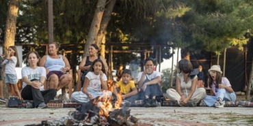 mersinde-anne-ve-cocuklar-dogayla-bulustu-YPjHxZf7.jpg