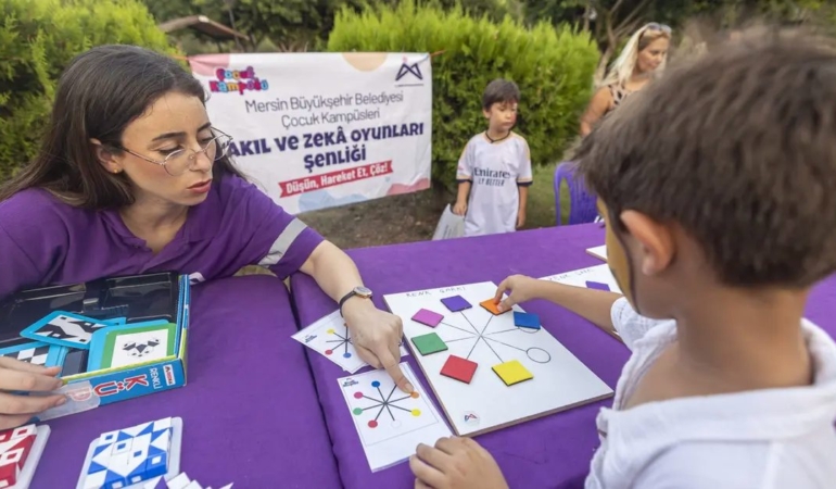 mersinde-cocuklar-akil-ve-zeka-oyunlariyla-bulustu-GegI3XCf.jpg
