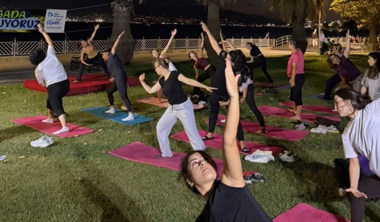 nefes-al-izmit-yoga-programi-plaj-yolunda-gerceklestirildi-byekACfg.jpg