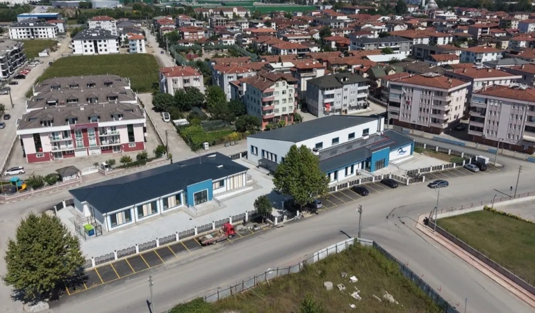 sakarya-arifiyede-genclik-merkezi-ve-yuzme-havuzu-tanitildi-DrpUCdnm.jpg