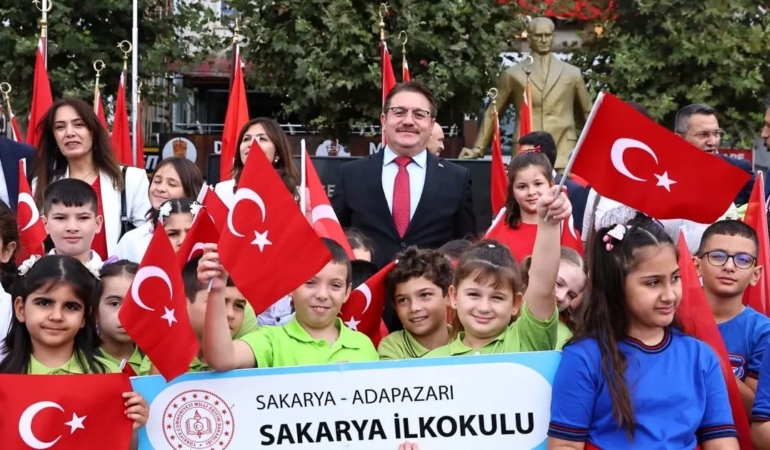 sakaryada-ilkogretim-haftasi-kutlandi-jaZcWxUF.jpg