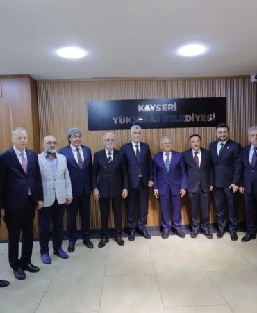 ticaret-bakani-bolattan-kayseri-buyuksehire-ziyaret-qwvQw7Ht.jpg