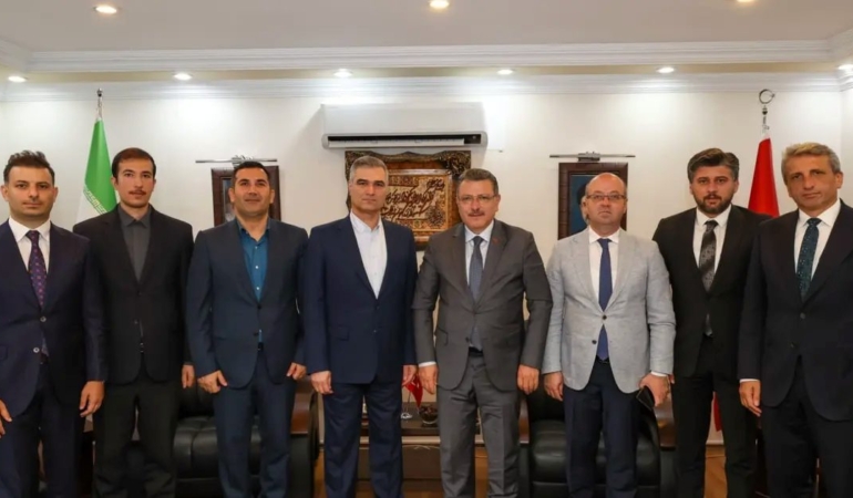 trabzonda-baskan-gencten-iran-ve-rusya-baskonsoloslarina-ziyaret-jaDgcWUx.jpg