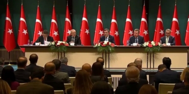 yeni-ekonomik-hedefler-aciklandi-enflasyon-tek-haneye-inecek-21-milyon-yeni-istihdam-saglanacak-uqq6AmCw.jpg